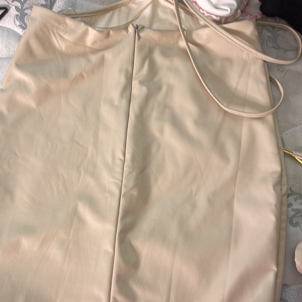 Two piece set - Picture 2 of 3